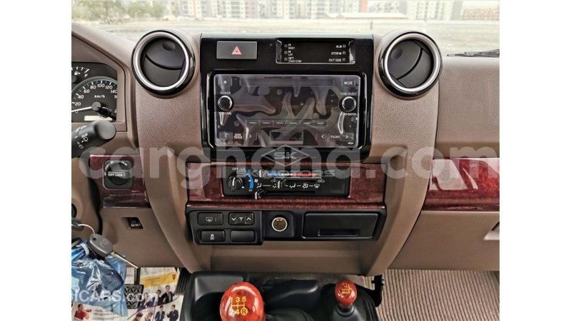 Big with watermark toyota land cruiser ashanti import dubai 39621