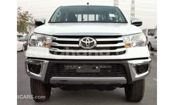 Ra Imported Toyota Hilux funfun Ọkọ̀ in Import - Dubai ni Ashanti Ra Imported Toyota Hilux funfun Ọkọ̀ in Import - Dubai ni Ashanti