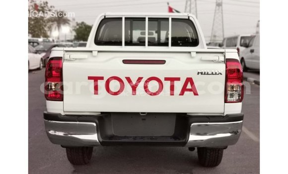 Ra Imported Toyota Hilux funfun Ọkọ̀ in Import - Dubai ni Ashanti Ra Imported Toyota Hilux funfun Ọkọ̀ in Import - Dubai ni Ashanti