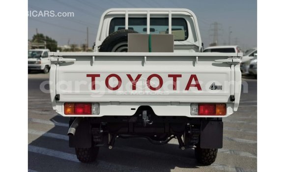 Buy Import Toyota Land Cruiser White Car in Import - Dubai in Ashanti Buy Import Toyota Land Cruiser White Car in Import - Dubai in Ashanti