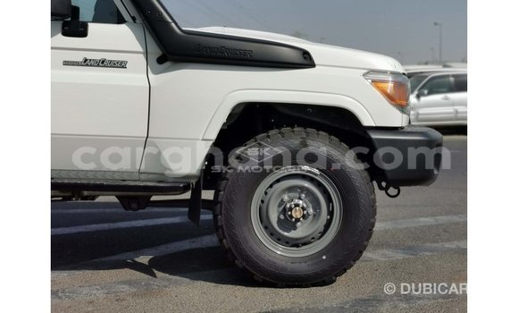 Buy Import Toyota Land Cruiser White Car in Import - Dubai in Ashanti Buy Import Toyota Land Cruiser White Car in Import - Dubai in Ashanti