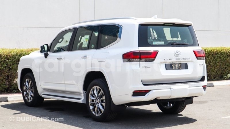 Big with watermark toyota land cruiser ashanti import dubai 39638