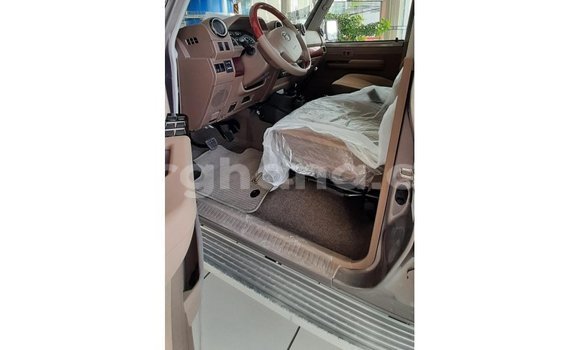 Sayi Imported Toyota Land Cruiser Brown Mota in Import - Dubai a Ashanti Sayi Imported Toyota Land Cruiser Brown Mota in Import - Dubai a Ashanti