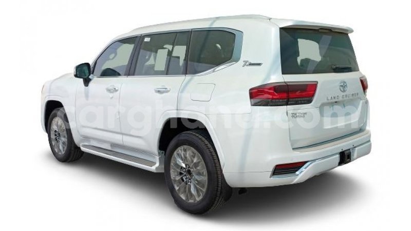 Big with watermark toyota land cruiser ashanti import dubai 39643