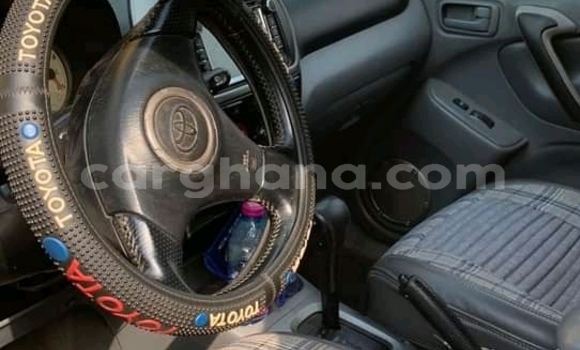 Ra Àlòkù Toyota RAV4 funfun Ọkọ̀ in Accra ni Greater Accra Ra Àlòkù Toyota RAV4 funfun Ọkọ̀ in Accra ni Greater Accra