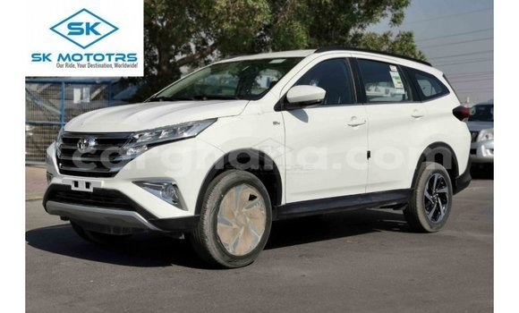 Ra Imported Toyota Rush funfun Ọkọ̀ in Import - Dubai ni Ashanti