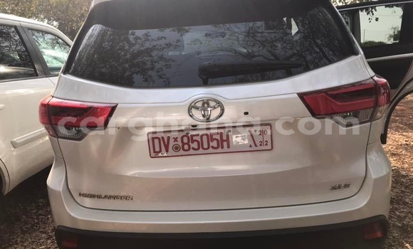 Buy Used Toyota Highlander White Car in Sekondi–Takoradi Metropolitan in Western
