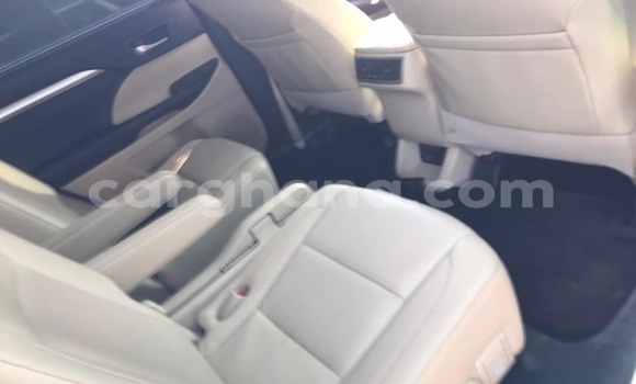 Buy Used Toyota Highlander White Car in Sekondi–Takoradi Metropolitan in Western Buy Used Toyota Highlander White Car in Sekondi–Takoradi Metropolitan in Western