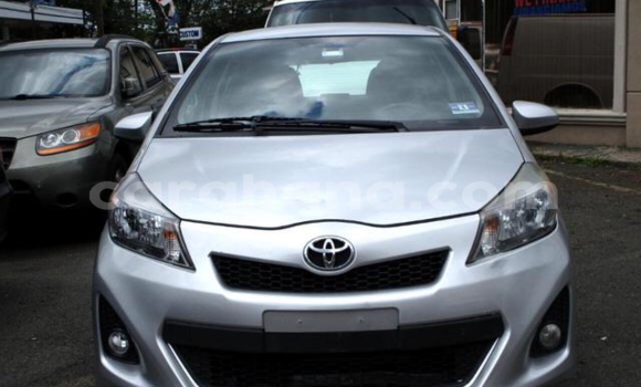 Sayi Na hannu Toyota Yaris Azurfa Mota in Tema a Greater Accra