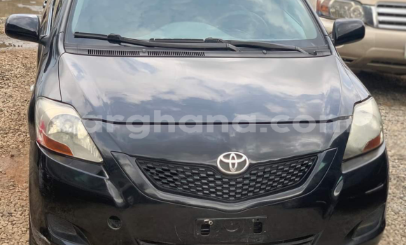 Ra Àlòkù Toyota Yaris Black Ọkọ̀ in Tema ni Greater Accra