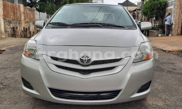 Sayi Na hannu Toyota Yaris Azurfa Mota in Tema a Greater Accra