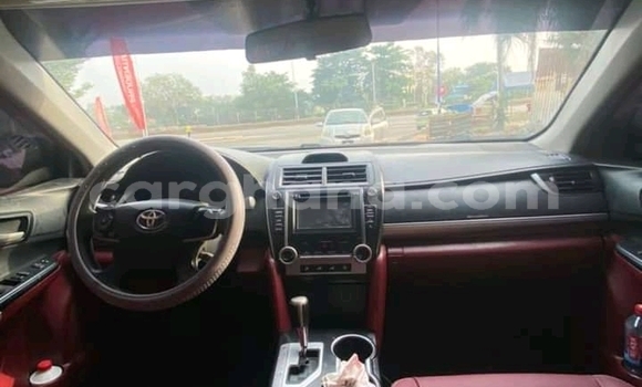 Sayi Na hannu Toyota Camry Red Mota in Accra a Greater Accra Sayi Na hannu Toyota Camry Red Mota in Accra a Greater Accra