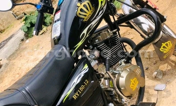 Sayi Na hannu Royal Enfield CLASSIC Black Motsi in Berekum a Brong-Ahafo