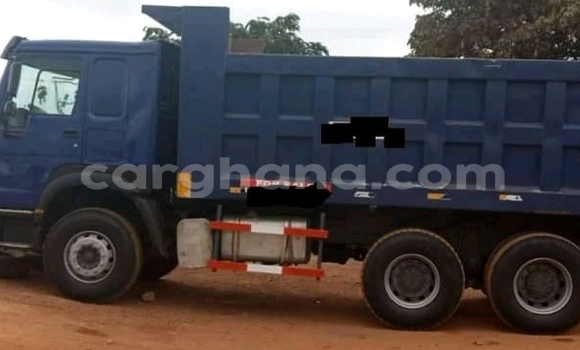 Buy Used Howo Sinotruck Blue Truck in Berekum in Brong-Ahafo