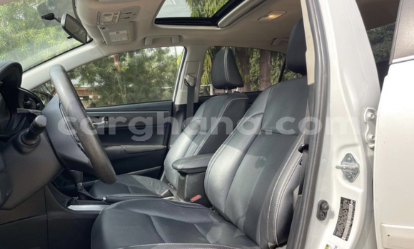 Sayi Na hannu Toyota Corolla White Mota in Tema a Greater Accra Sayi Na hannu Toyota Corolla White Mota in Tema a Greater Accra