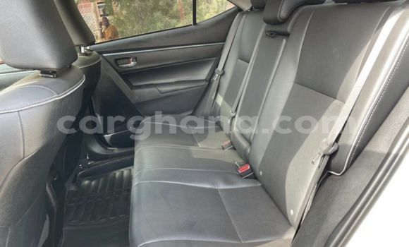 Sayi Na hannu Toyota Corolla White Mota in Tema a Greater Accra Sayi Na hannu Toyota Corolla White Mota in Tema a Greater Accra