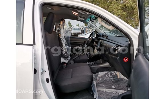 Buy Import Toyota Hilux White Car in Import - Dubai in Ashanti Buy Import Toyota Hilux White Car in Import - Dubai in Ashanti