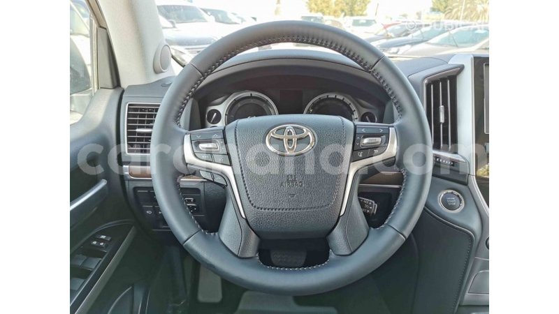 Big with watermark toyota land cruiser ashanti import dubai 39725