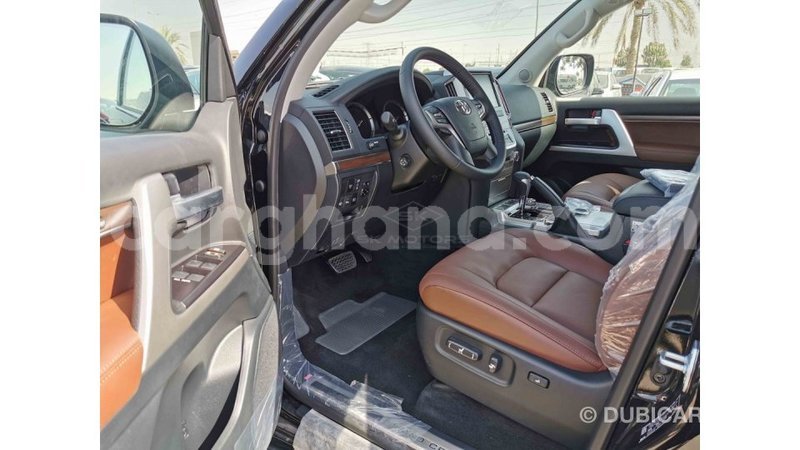 Big with watermark toyota land cruiser ashanti import dubai 39725