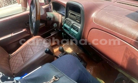 Ra Àlòkù Nissan Pickup funfun Ọkọ̀ in Accra ni Greater Accra Ra Àlòkù Nissan Pickup funfun Ọkọ̀ in Accra ni Greater Accra