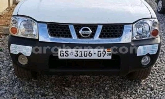 Ra Àlòkù Nissan Hardbody funfun Ọkọ̀ in Accra ni Greater Accra Ra Àlòkù Nissan Hardbody funfun Ọkọ̀ in Accra ni Greater Accra