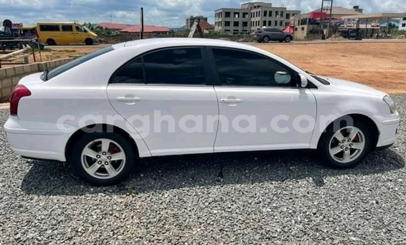 Ra Àlòkù Toyota Corolla funfun Ọkọ̀ in Accra ni Greater Accra Ra Àlòkù Toyota Corolla funfun Ọkọ̀ in Accra ni Greater Accra