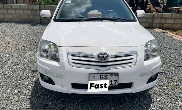 Ra Àlòkù Toyota Corolla funfun Ọkọ̀ in Accra ni Greater Accra Ra Àlòkù Toyota Corolla funfun Ọkọ̀ in Accra ni Greater Accra