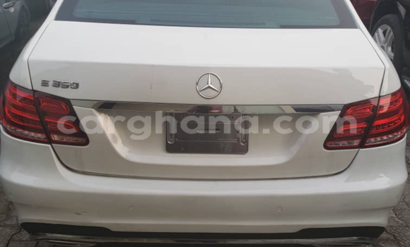 Ra Àlòkù Mercedes‒Benz E–Class funfun Ọkọ̀ in Tema ni Greater Accra Ra Àlòkù Mercedes‒Benz E–Class funfun Ọkọ̀ in Tema ni Greater Accra