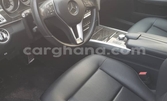 Ra Àlòkù Mercedes‒Benz E–Class funfun Ọkọ̀ in Tema ni Greater Accra Ra Àlòkù Mercedes‒Benz E–Class funfun Ọkọ̀ in Tema ni Greater Accra