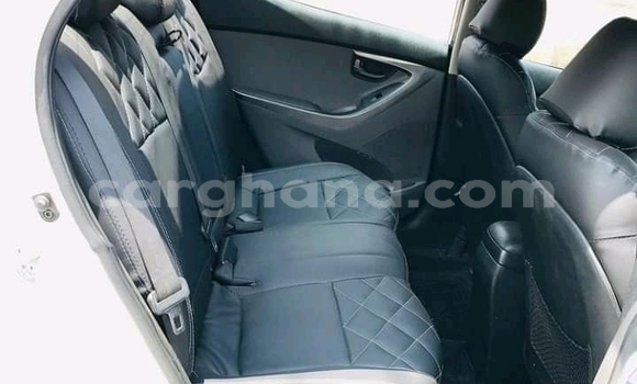 Ra Àlòkù Hyundai Elantra funfun Ọkọ̀ in Accra ni Greater Accra Ra Àlòkù Hyundai Elantra funfun Ọkọ̀ in Accra ni Greater Accra