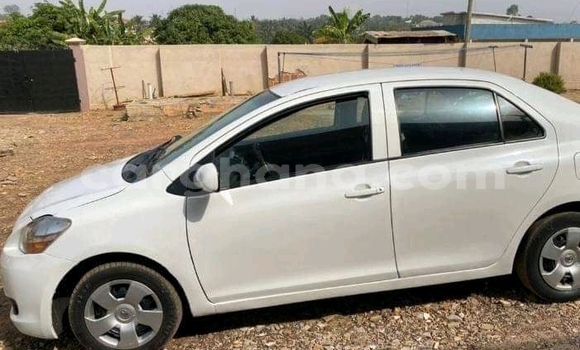 Ra Àlòkù Toyota Yaris funfun Ọkọ̀ in Berekum ni Brong-Ahafo Ra Àlòkù Toyota Yaris funfun Ọkọ̀ in Berekum ni Brong-Ahafo