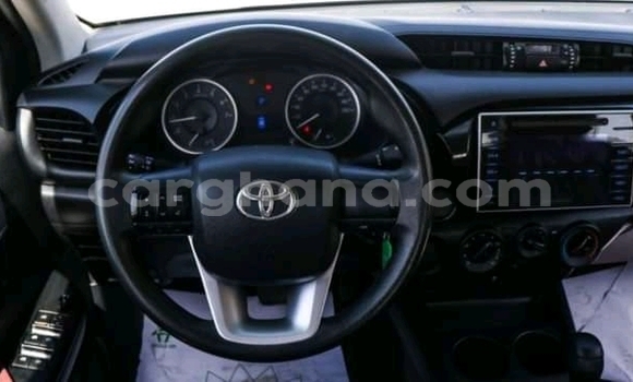 Ra Àlòkù Toyota RAV4 funfun Ọkọ̀ in Accra ni Greater Accra Ra Àlòkù Toyota RAV4 funfun Ọkọ̀ in Accra ni Greater Accra
