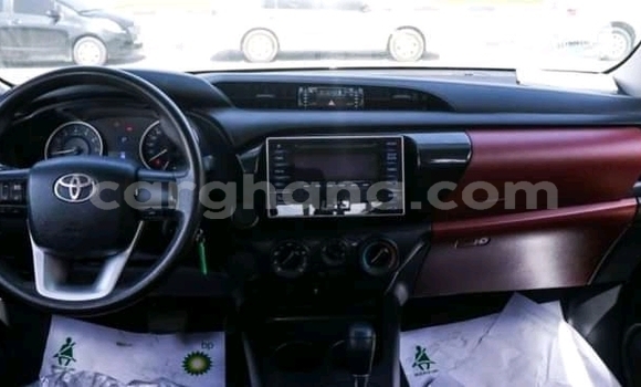 Ra Àlòkù Toyota RAV4 funfun Ọkọ̀ in Accra ni Greater Accra Ra Àlòkù Toyota RAV4 funfun Ọkọ̀ in Accra ni Greater Accra