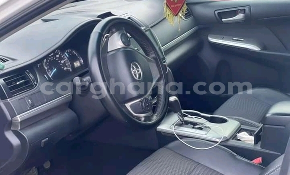Ra Àlòkù Toyota Camry funfun Ọkọ̀ in Berekum ni Brong-Ahafo Ra Àlòkù Toyota Camry funfun Ọkọ̀ in Berekum ni Brong-Ahafo