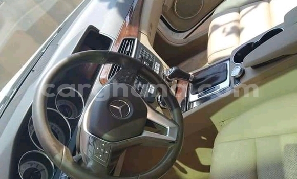 Ra Àlòkù Mercedes‒Benz 190–Series funfun Ọkọ̀ in Accra ni Greater Accra Ra Àlòkù Mercedes‒Benz 190–Series funfun Ọkọ̀ in Accra ni Greater Accra