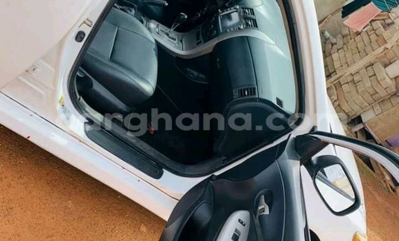 Ra Àlòkù Toyota Corolla funfun Ọkọ̀ in Accra ni Greater Accra Ra Àlòkù Toyota Corolla funfun Ọkọ̀ in Accra ni Greater Accra