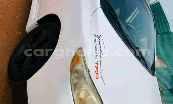 Ra Àlòkù Toyota Corolla funfun Ọkọ̀ in Accra ni Greater Accra Ra Àlòkù Toyota Corolla funfun Ọkọ̀ in Accra ni Greater Accra