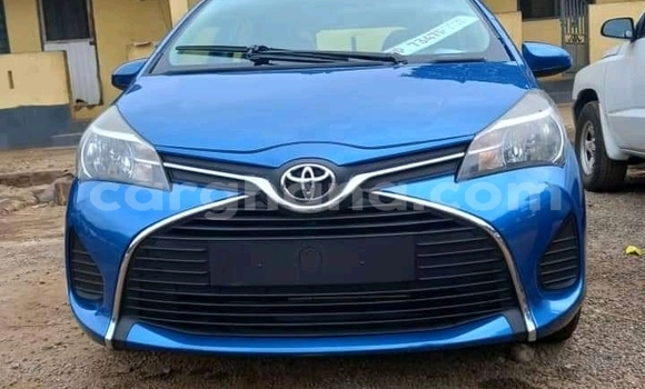 Sayi Na hannu Toyota Yaris Red Mota in Accra a Greater Accra