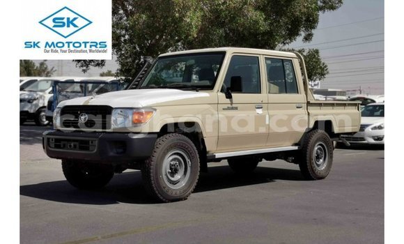 Buy Import Toyota Land Cruiser Beige Car in Import - Dubai in Ashanti