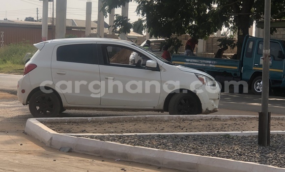 Sayi Na hannu Mitsubishi Mirage White Mota in Tema a Greater Accra
