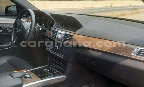 Ra Àlòkù Mercedes‒Benz V-klasse Black Ọkọ̀ in Accra ni Greater Accra Ra Àlòkù Mercedes‒Benz V-klasse Black Ọkọ̀ in Accra ni Greater Accra