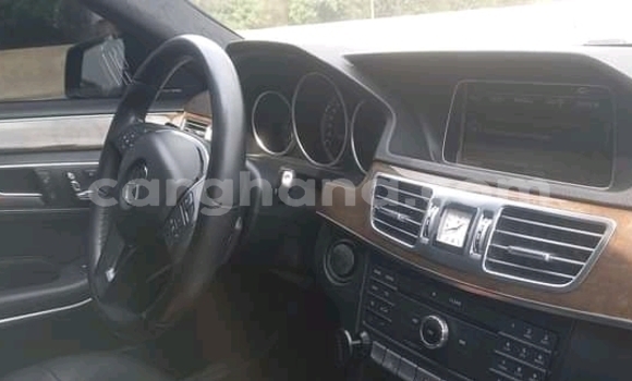Ra Àlòkù Mercedes‒Benz V-klasse Black Ọkọ̀ in Accra ni Greater Accra Ra Àlòkù Mercedes‒Benz V-klasse Black Ọkọ̀ in Accra ni Greater Accra