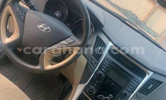Ra Àlòkù Hyundai Elantra funfun Ọkọ̀ in Accra ni Greater Accra Ra Àlòkù Hyundai Elantra funfun Ọkọ̀ in Accra ni Greater Accra