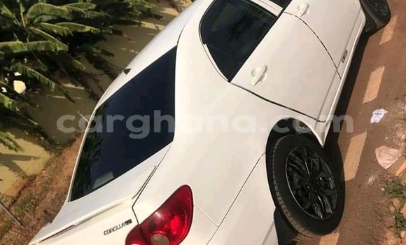 Ra Àlòkù Toyota Corolla funfun Ọkọ̀ in Accra ni Greater Accra Ra Àlòkù Toyota Corolla funfun Ọkọ̀ in Accra ni Greater Accra