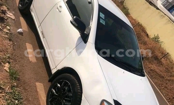 Ra Àlòkù Toyota Corolla funfun Ọkọ̀ in Accra ni Greater Accra Ra Àlòkù Toyota Corolla funfun Ọkọ̀ in Accra ni Greater Accra