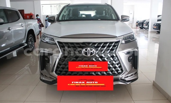 Ra Tuntun Toyota Fortuner Miiran Ọkọ̀ in Accra ni Greater Accra