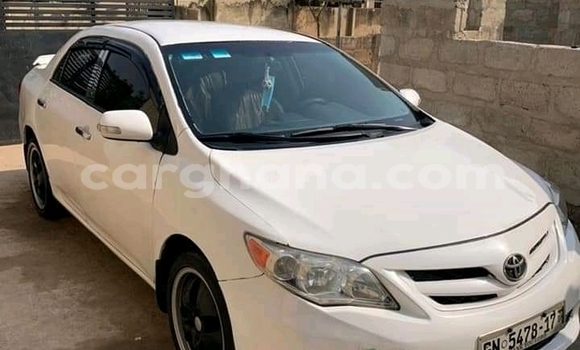 Ra Àlòkù Toyota Corolla funfun Ọkọ̀ in Accra ni Greater Accra Ra Àlòkù Toyota Corolla funfun Ọkọ̀ in Accra ni Greater Accra