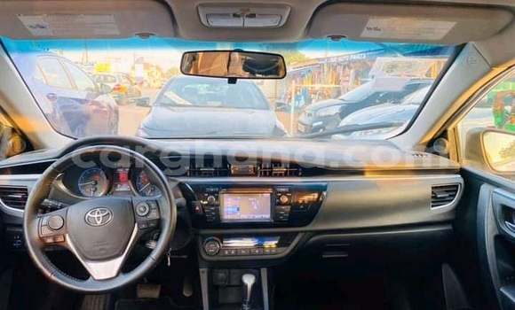 Ra Àlòkù Toyota Corolla funfun Ọkọ̀ in Accra ni Greater Accra Ra Àlòkù Toyota Corolla funfun Ọkọ̀ in Accra ni Greater Accra