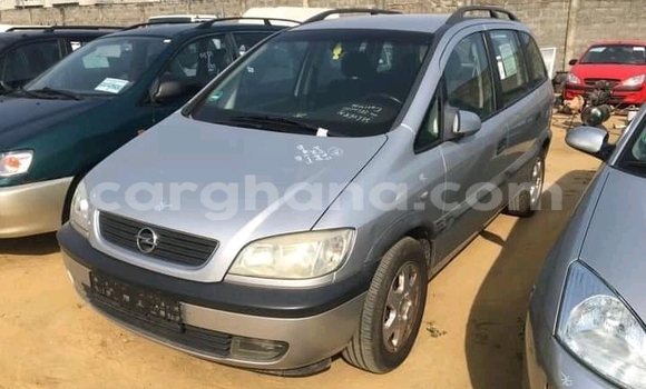 Buy Used Opel Zafira White Car in Accra in Greater Accra