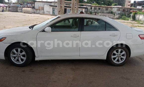 Sayi Na hannu Toyota Camry White Mota in Tema a Greater Accra Sayi Na hannu Toyota Camry White Mota in Tema a Greater Accra